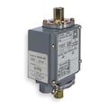 Square D Pressure Switch, (1) Port, 1/4-18 in FNPT, SPDT, 3 to 150 psi, Standard Action 9012GKW5