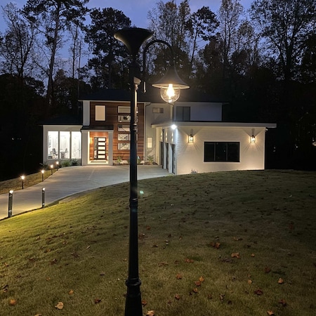 Gama Sonic Everest Solar Lamp Post w/GS Solar Light Bulb, Black 109001