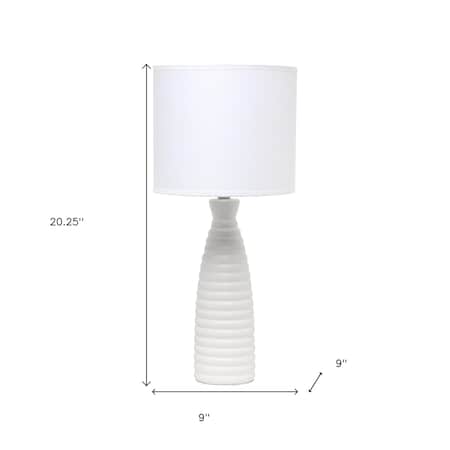 Homeroots 20" Off White Ceramic Novelty Table Lamp With Off White Drum Shade 643435