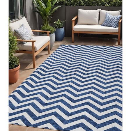 Homeroots 5' X 8' Navy Blue And Ivory Chevron Washable Indoor Outdoor Area Rug 595326