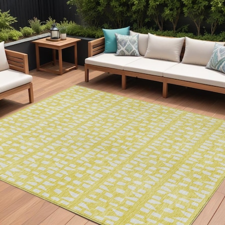 Homeroots 10' X 14' Yellow And Ivory Geometric Washable Indoor Outdoor Area Rug 613818