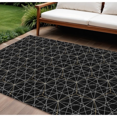 Homeroots 8' X 10' Black And Ivory Geometric Washable Indoor Outdoor Area Rug 596719