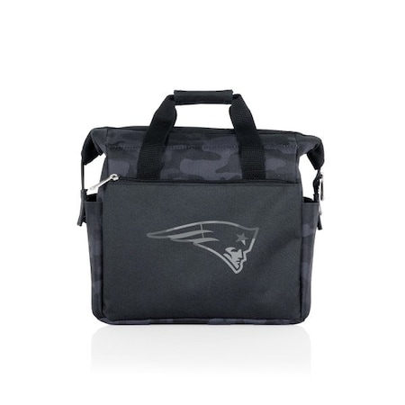 Picnic Time Family Of Brands NFL New England Patriots - On The Go Lunch Bag Cooler 510-00-182-194-2
