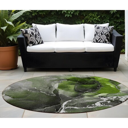 Homeroots 8' Round Green Round Abstract Washable Non Skid Indoor Outdoor Area Rug 559456