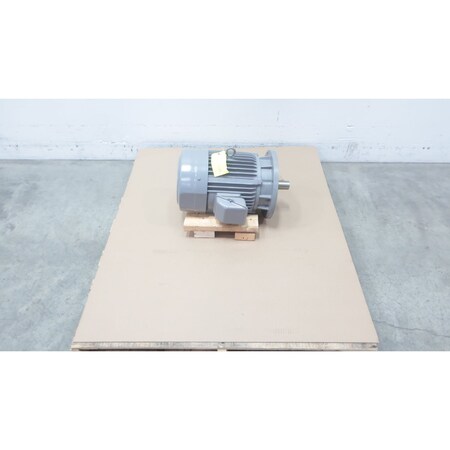 Fuji Electric AC MOTOR 132M 5.5KW 1165RPM 38MM 220V-AC 3PH MLA8135C