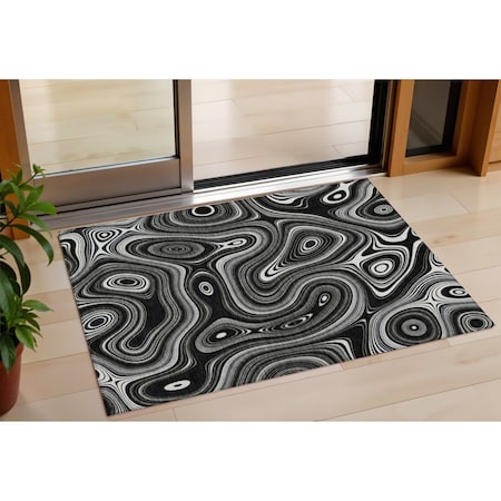 Homeroots 3' X 5' Black And Ivory Geometric Washable Indoor Outdoor Area Rug 631371