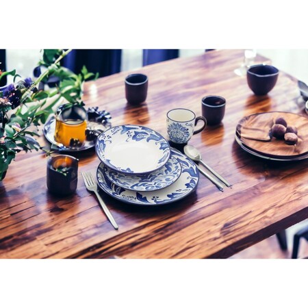 Homeroots Blue and White Sixteen Piece Round Floral Ceramic Service For Four Dinnerware Set 534542