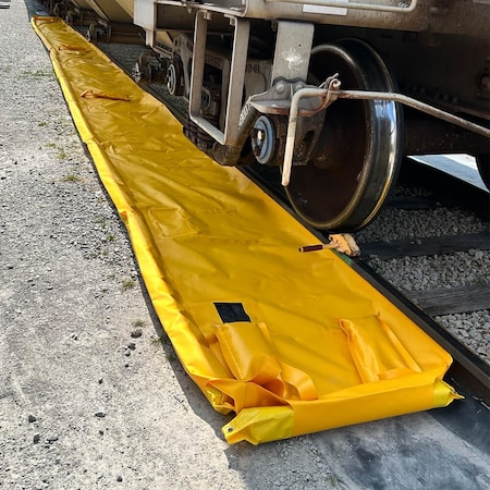 Enpac 56W X 20'L Railcar Center Pellet Berm, Yellow 49-5620-YE-RRCP