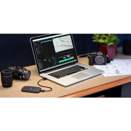 Sandisk SanDisk Extreme 2 TB Portable Solid State Drive - External SDSSDE812T00G25