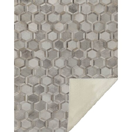 Homeroots 50" X 70" Gray And Ivory Geometric Microfiber Plush Throw Blanket 712407