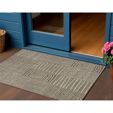 Homeroots 3' X 5' Brown And Beige Geometric Washable Indoor Outdoor Area Rug 596908