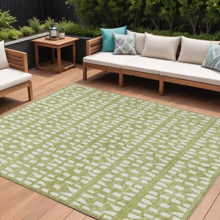 Homeroots 10' X 14' Sage And Ivory Geometric Washable Indoor Outdoor Area Rug 613752