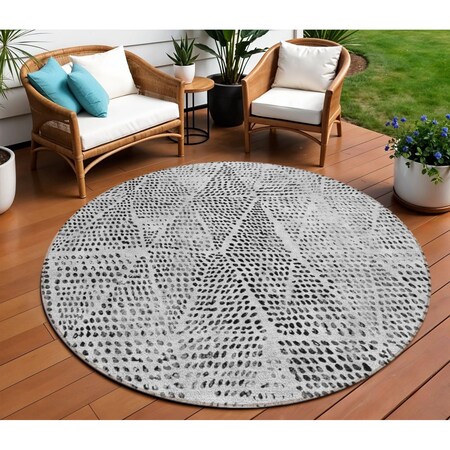 Homeroots 8' Pewter Charcoal And Ivory Round Geometric Washable Indoor Outdoor Area Rug 577573