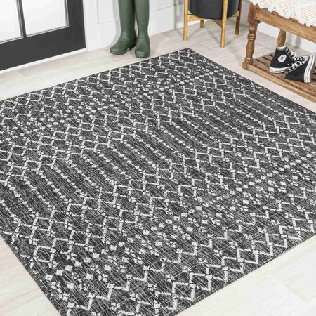 Jonathan Y Ourika Moroccan Geometric Textured Weave Black/Gray 8 ft Square Indoor/Outdoor Area Rug SMB108F-8SQ