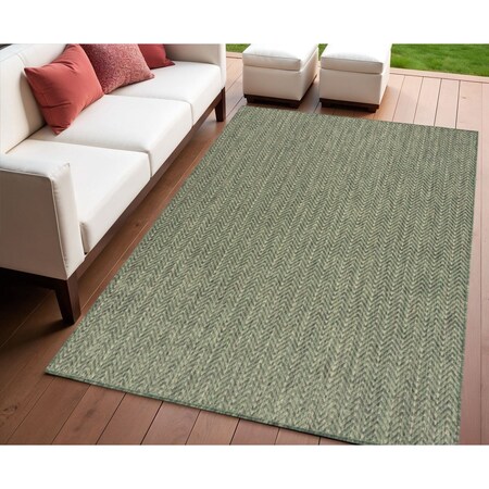 Homeroots 4' X 6' Green Geometric Indoor Outdoor Area Rug 572632
