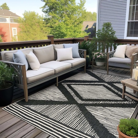 World Rug Gallery Contemporary Geometric Stripe Weather Resistant Reversible Indoor/Outdoor Rug 5 ft x 7 ft Black WR109BLACK5X7