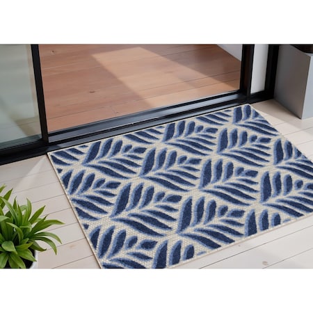Homeroots 3' X 4' Blue Floral Indoor Outdoor Area Rug 527648