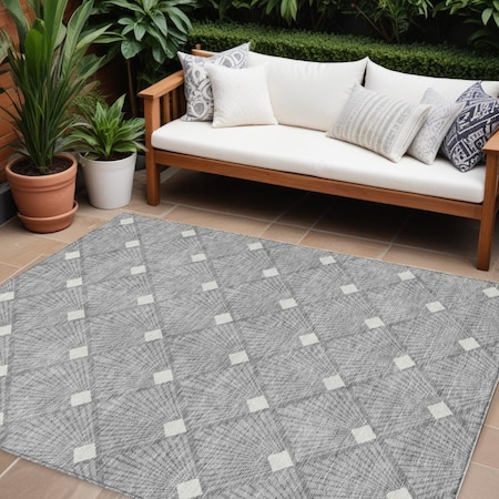 Homeroots 8' X 10' Gray And Ivory Geometric Washable Indoor Outdoor Area Rug 594710