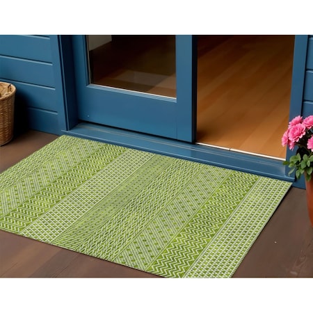 Homeroots 3' X 5' Lime Green And Ivory Chevron Washable Indoor Outdoor Area Rug 612274