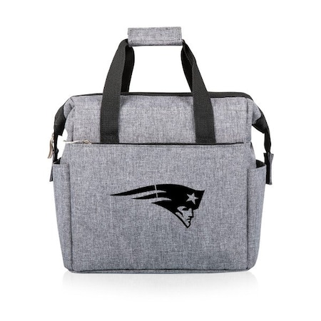Picnic Time Family Of Brands NFL New England Patriots - On The Go Lunch Bag Cooler 510-00-105-194-2