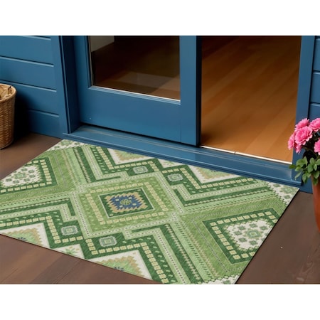 Homeroots 3' X 5' Green Ivory And Beige Tribal Washable Indoor Outdoor Area Rug 598118