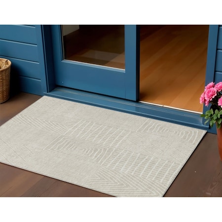 Homeroots 3' X 5' Beige And Ivory Geometric Washable Indoor Outdoor Area Rug 596896