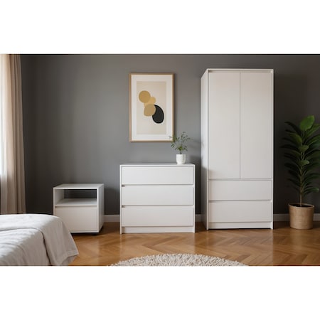 Homeroots Three Piece White Bedroom Set 526358