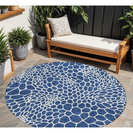 Homeroots 8' Navy Blue And Ivory Round Geometric Washable Indoor Outdoor Area Rug 595099