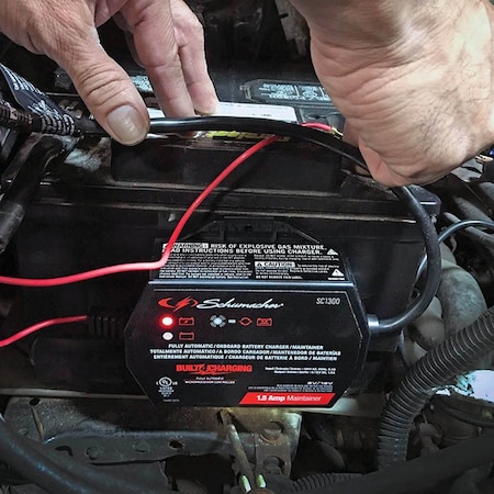Schumacher Electric Automatic 12V 1.5A Auto Battery Charger/Maintainer SC1300