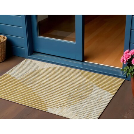 Homeroots 3' X 5' Gold And Beige Geometric Washable Indoor Outdoor Area Rug 597631