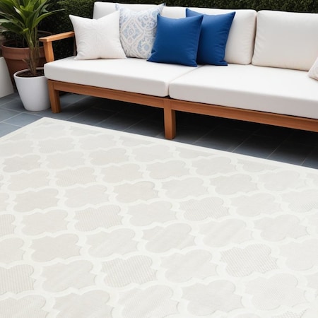 Homeroots 9' X 12' Ivory And White Indoor Outdoor Area Rug 522147