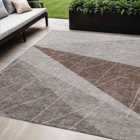 Homeroots 5' X 8' Gray Silver And Taupe Geometric Washable Indoor Outdoor Area Rug 582471
