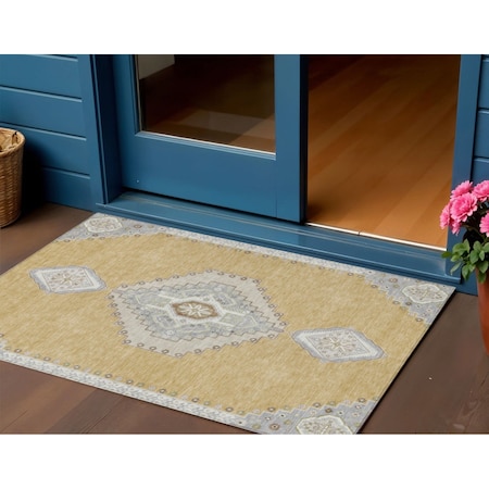 Homeroots 3' X 5' Gold Gray And Ivory Oriental Washable Indoor Outdoor Area Rug 598406