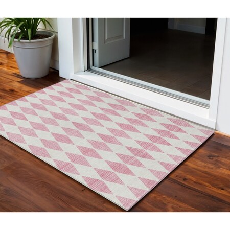 Homeroots 3' X 5' Pink And Ivory Geometric Washable Indoor Outdoor Area Rug 577091