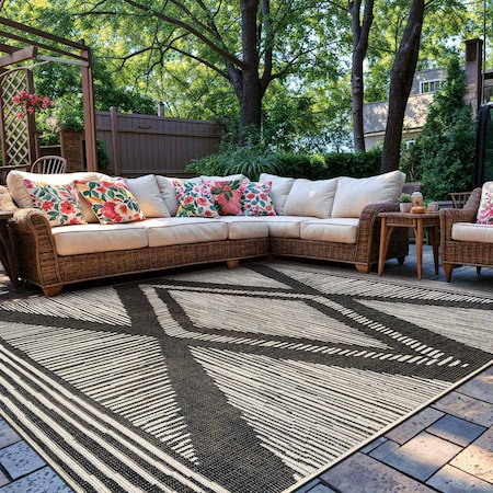 World Rug Gallery Contemporary Geometric Stripe Weather Resistant Reversibleindoor/Outdoor Rug 7ft 10in x 10ft Black WR109BLACK8X10