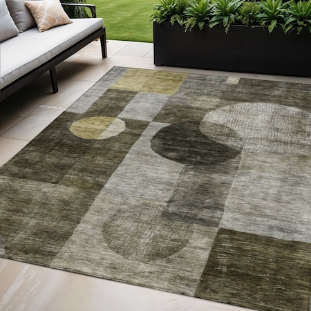 Homeroots 5' X 8' Taupe Gray And Charcoal Geometric Washable Indoor Outdoor Area Rug 604349