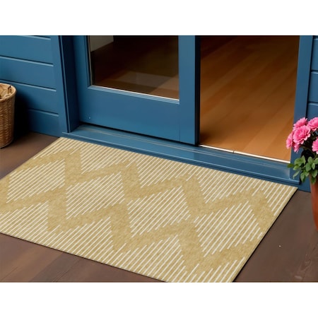 Homeroots 3' X 5' Gold And Ivory Geometric Washable Indoor Outdoor Area Rug 598568