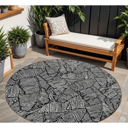 Homeroots 8' Black And Ivory Round Floral Washable Indoor Outdoor Area Rug 594607