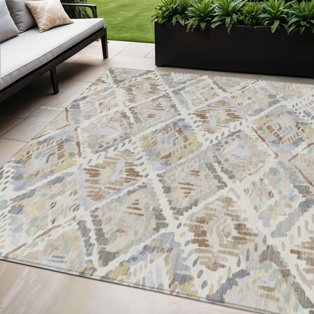 Homeroots 5' X 8' Ivory And Cream Geometric Washable Indoor Outdoor Area Rug 609137