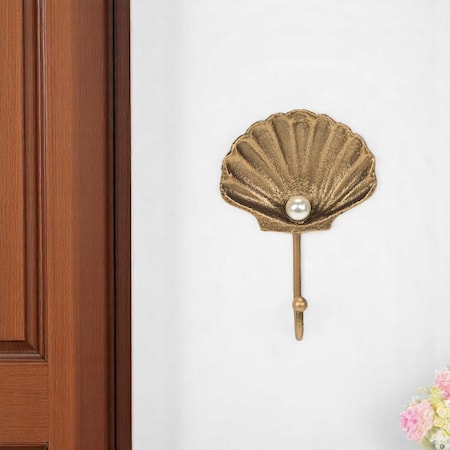 Homeroots 4" Gold Cast Iron Seashell Wall Hook 612073