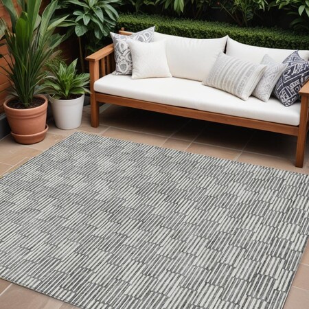 Homeroots 9' X 12' Gray And Ivory Geometric Washable Indoor Outdoor Area Rug 595005