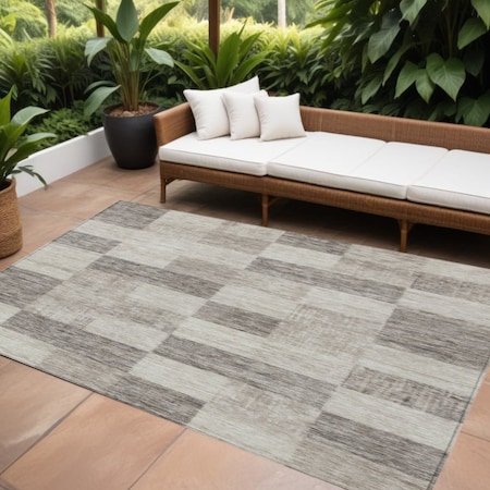 Homeroots 8' X 10' Beige And Gray Geometric Washable Indoor Outdoor Area Rug 604848