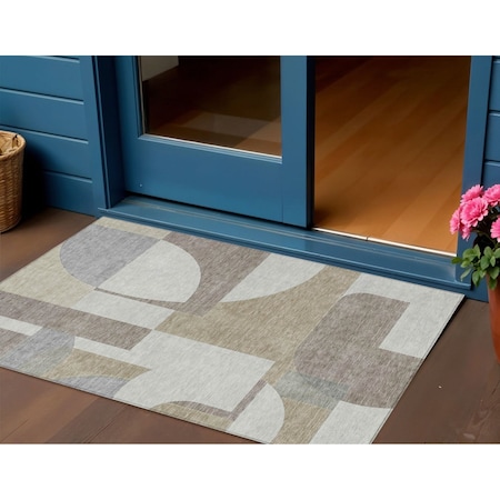 Homeroots 3' X 5' Khaki And Silver Geometric Washable Indoor Outdoor Area Rug 617920