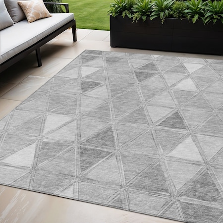 Homeroots 5' X 8' Gray Silver And Ivory Geometric Washable Indoor Outdoor Area Rug 583047