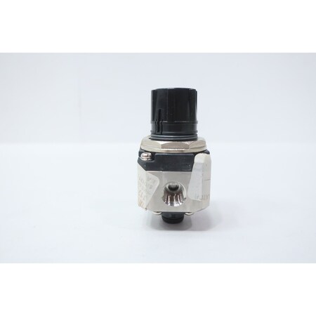 Smc PNEUMATIC REGULATOR 1/4IN NPT 0.05-0.7MPA SRH3110-N02