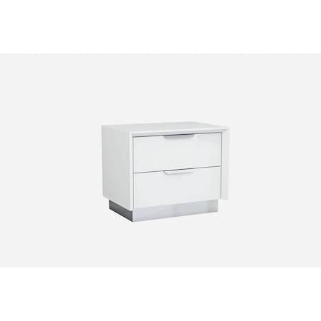 Homeroots 21" White Two Drawers Nightstand 370743
