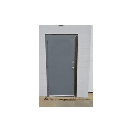 Frontline Defense Systems Aluminum Base Inswing Full Door Interlocker Silver Dimensions: 1-1/2 x 82 3001
