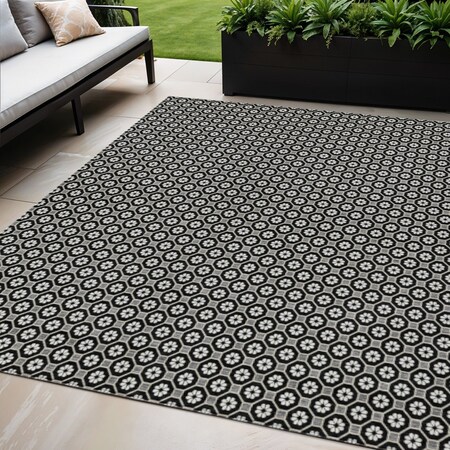 Homeroots 5' X 8' Black And Gray Floral Washable Indoor Outdoor Area Rug 610637