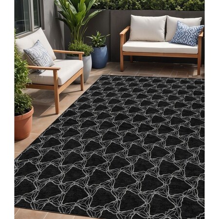 Homeroots 3' X 5' Black And White Geometric Washable Indoor Outdoor Area Rug 613542