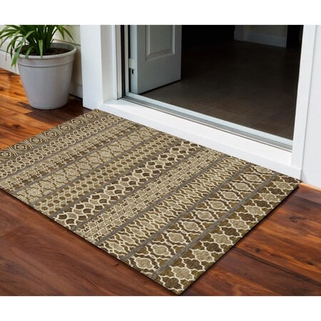 Homeroots 3' X 5' Brown And Taupe Quatrefoil Washable Indoor Outdoor Area Rug 583234